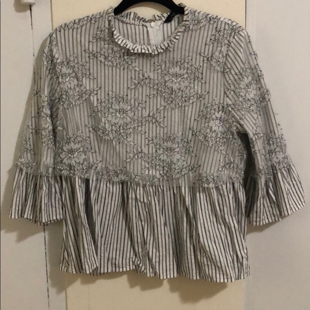 Cute black and white striped top